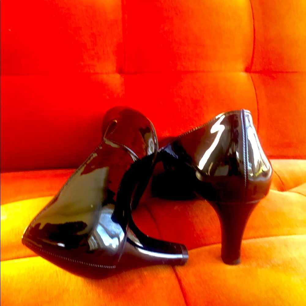 Women pumps black mini heels. Size 8.5